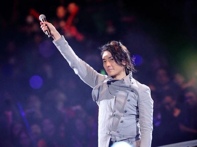 没想到,高市早苗涉华言论没完,58岁郑伊健因一个举动口碑暴涨