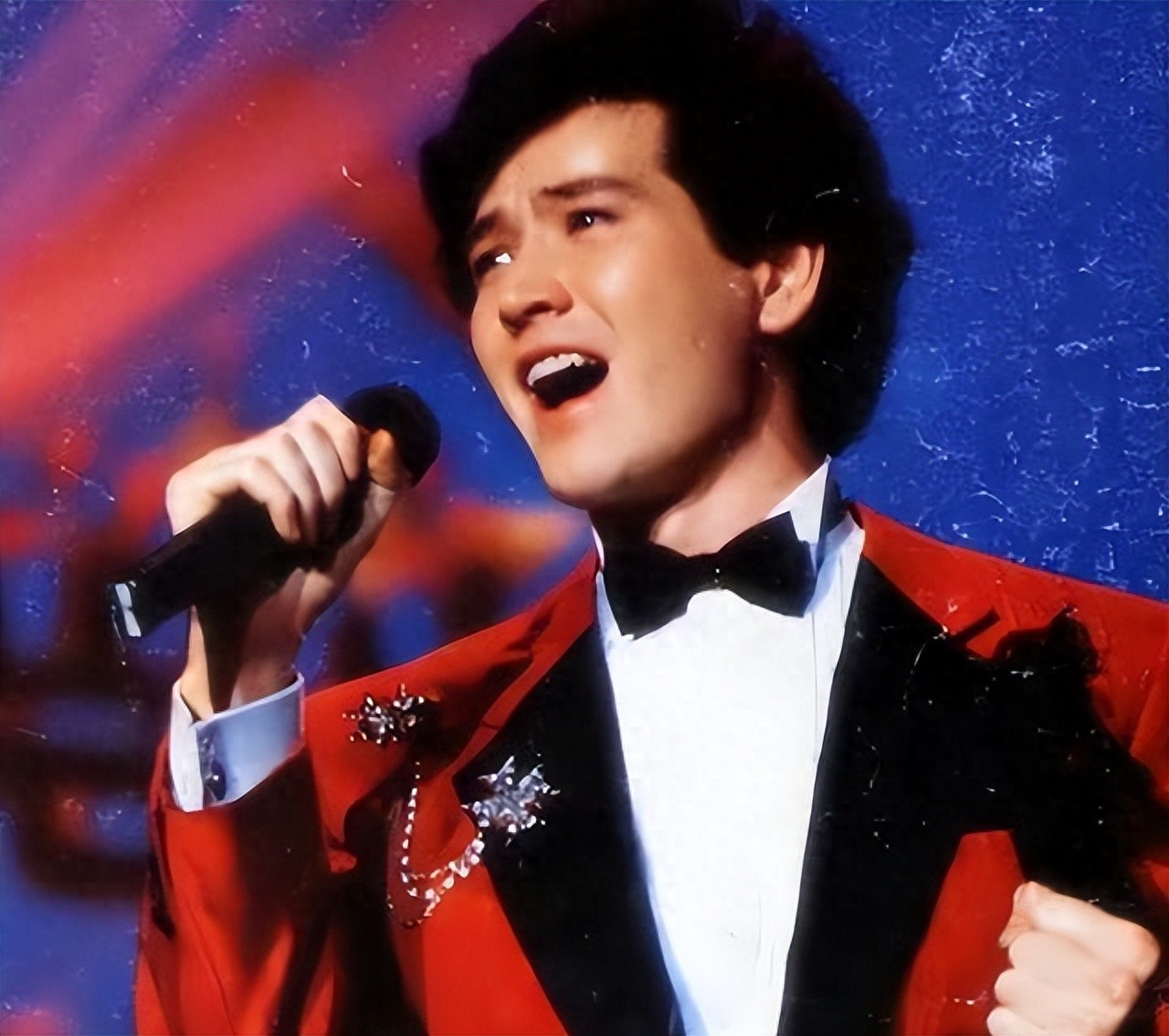 原来他已去世12年，靠《冬天里的一把火》爆红，六个子女无人送终