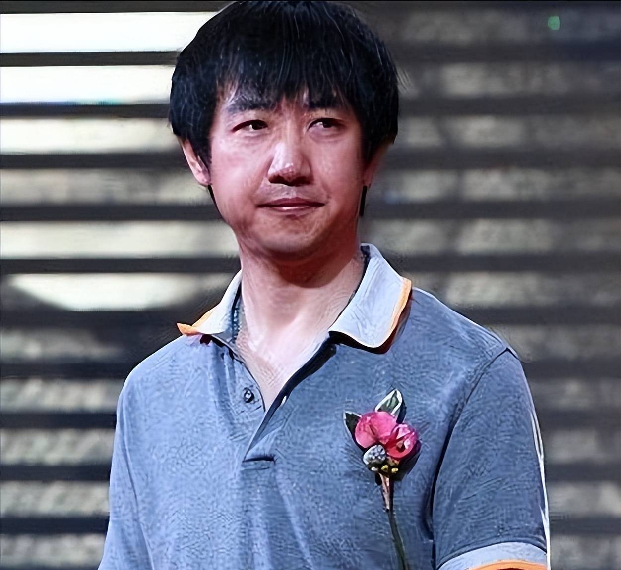 李小冉为他流产2次,梅婷养他6年,今娶小15岁娇妻,鄢颇凭什么?