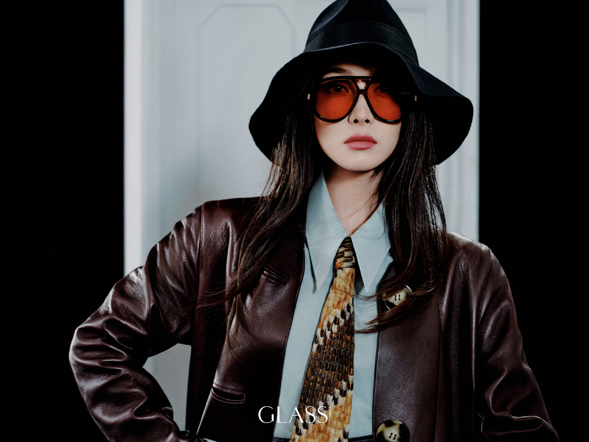 宋茜十月份封面写真,大气又酷又美