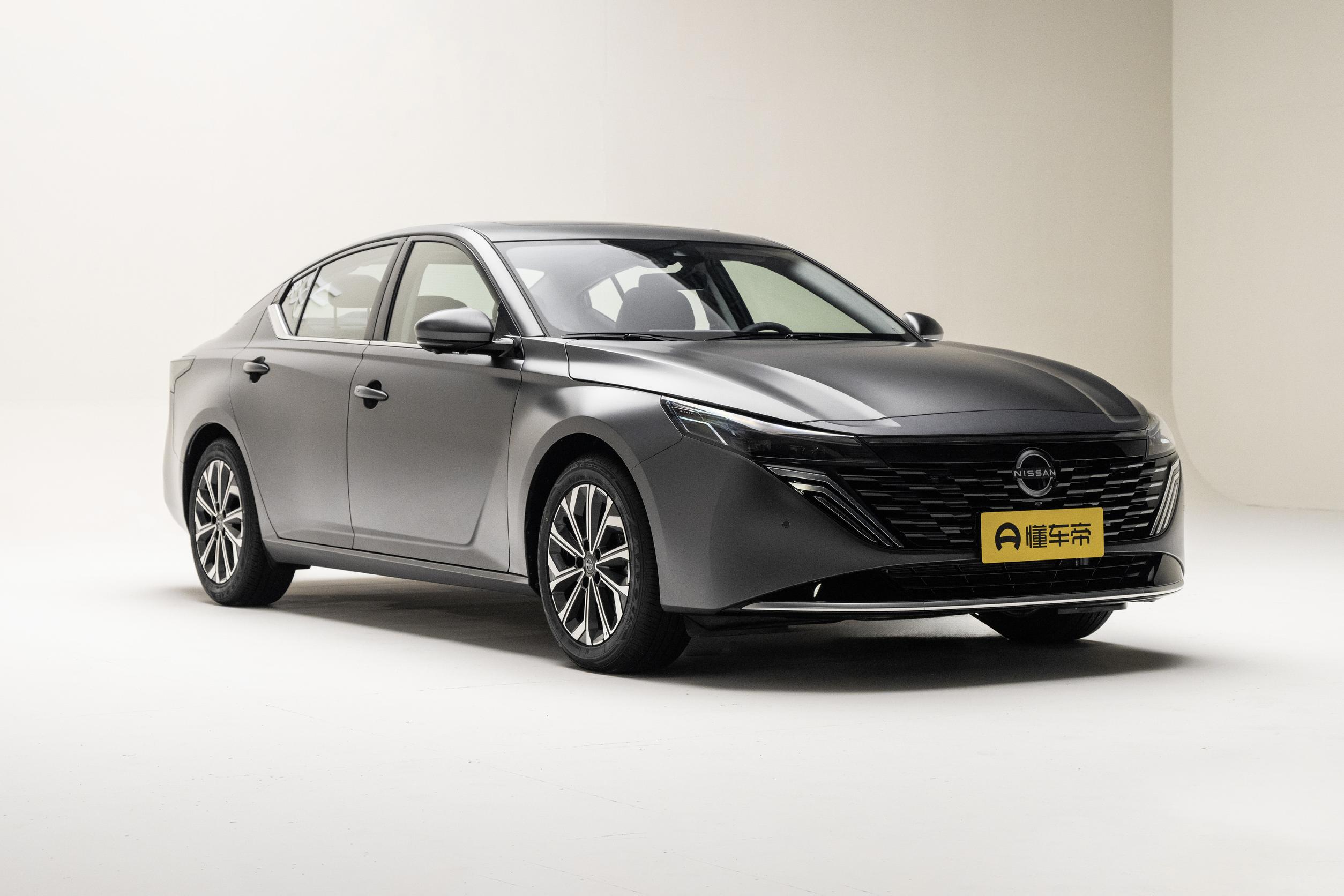 合资燃油车里的新势力，天籁·鸿蒙座舱如何做到科技与温度并存？