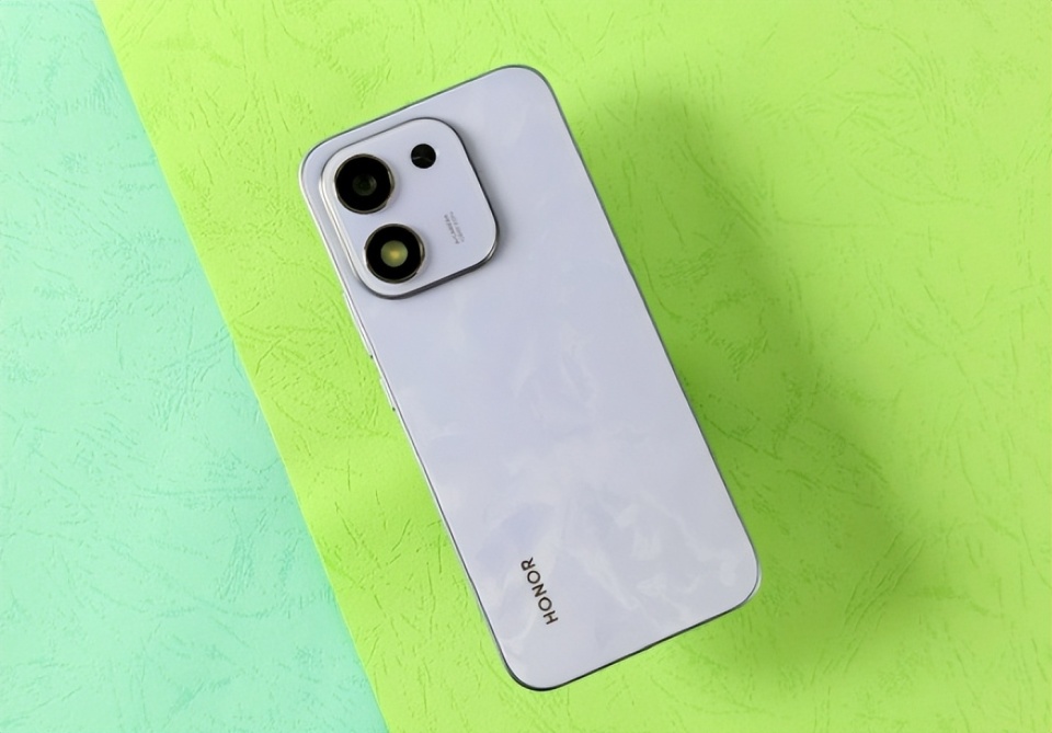 荣耀618全面出击，256GB新机跌至1189元，6000mAh+一亿像素