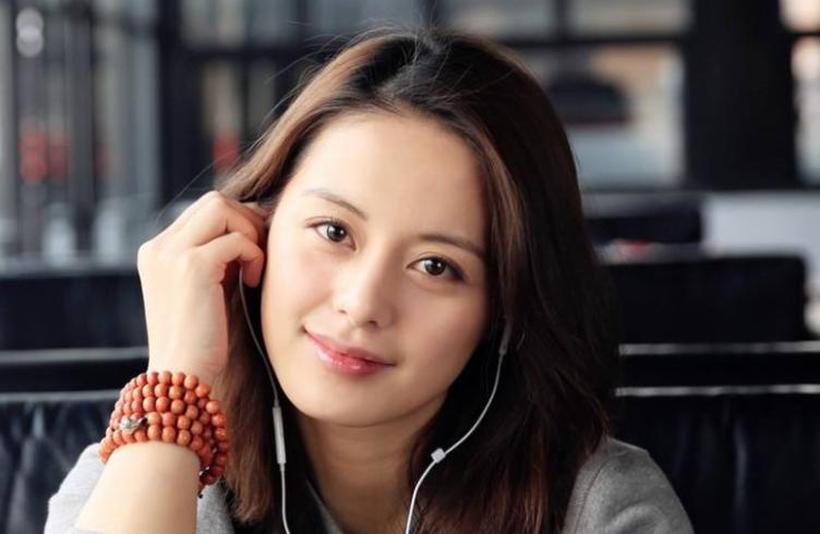 她是央视亲闺女，刘烨念念不忘的\初恋\，当41次女主却始终捧不红