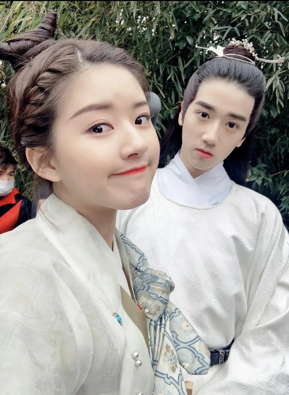 热搜爆了！赵露思直播“退圈发言”太刚了，获于正力挺