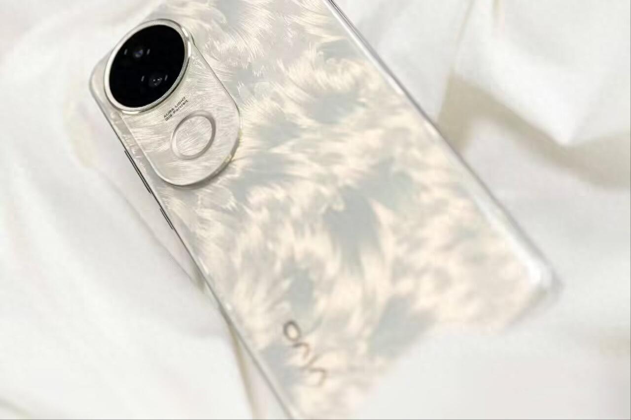 vivo更激進！16GB+512GB跌至2514元，225萬分+極窄黑...