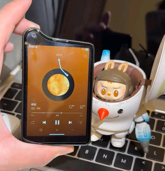 799!这可能是最近,最骚的一款手机