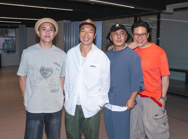 张卫健演唱会，订制\姓张凳\挑战林峯，四兄弟合体红馆开唱