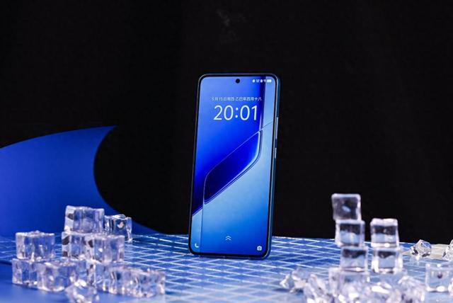 游戏体验拉满！标配骁龙8至尊+6800蓝海电池，这款手机值得入手吗