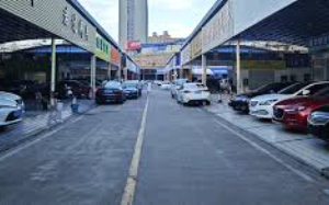 男子15万买二手奔驰，称重后多出30斤，撬开后备箱当场吓瘫！