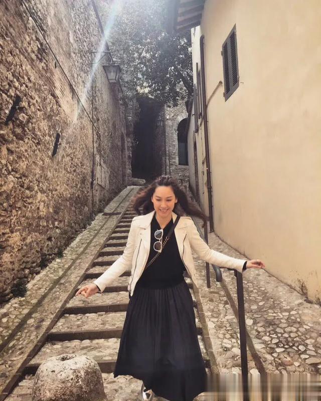 消失6年的徐子珊“重现人间”，她可是黎明都磕过的细糠