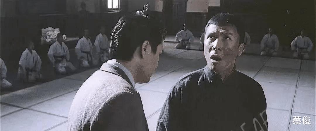 甄子丹宣布回归《叶问5》，此前“封拳”言论引热议