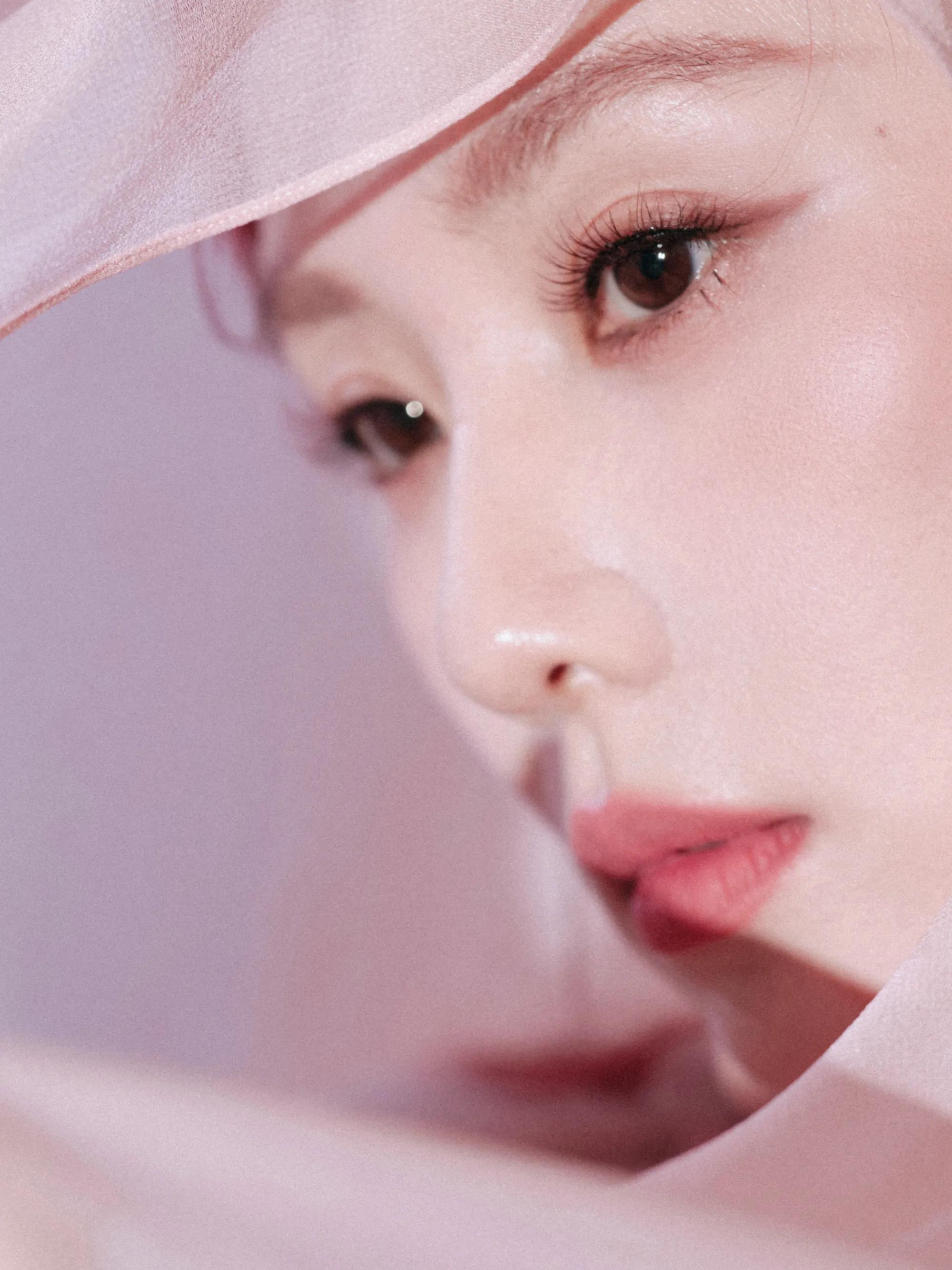 刘诗诗轻柔的粉似郁金香绽放,优雅又动人