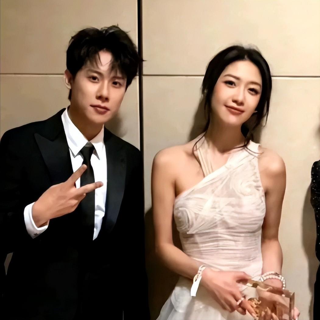 鹿晗出轨事件升级？疑扒出他曾多次被曝出轨，细节图多处吻合