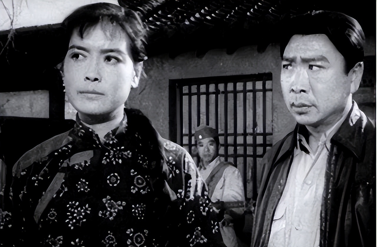 知名演员杨雅琴：53岁遗憾去世，举办葬礼时，两任老公都没出席