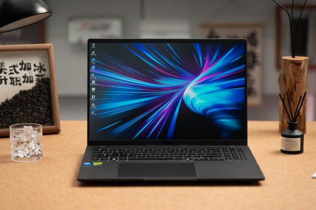 華碩無畏Pro16 2025體驗分享：一本全能，年輕人的多場景搭子