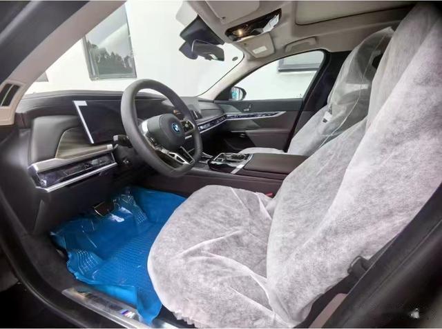 价格从94.9万降至49万,月售仅116台,这台宝马轿车为何不好卖?