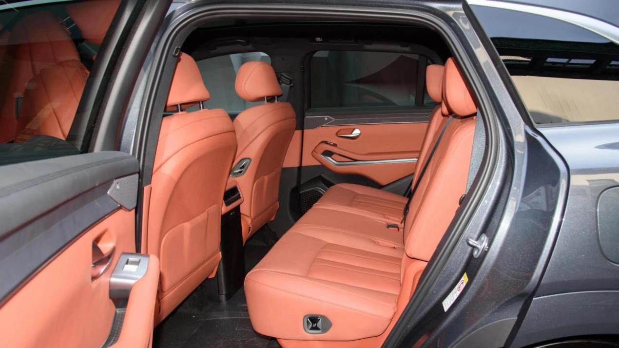 比亚迪唐L无人机版亮相，定位中大型SUV，配大疆无人机和天神之眼