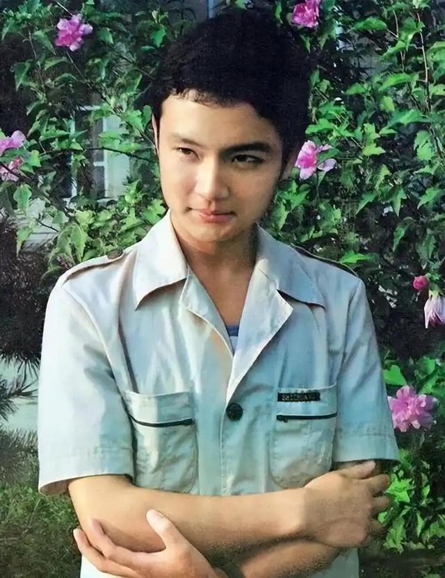 最是人间留不住!如今的“糟老头子”,年轻时也曾“公子世无双”