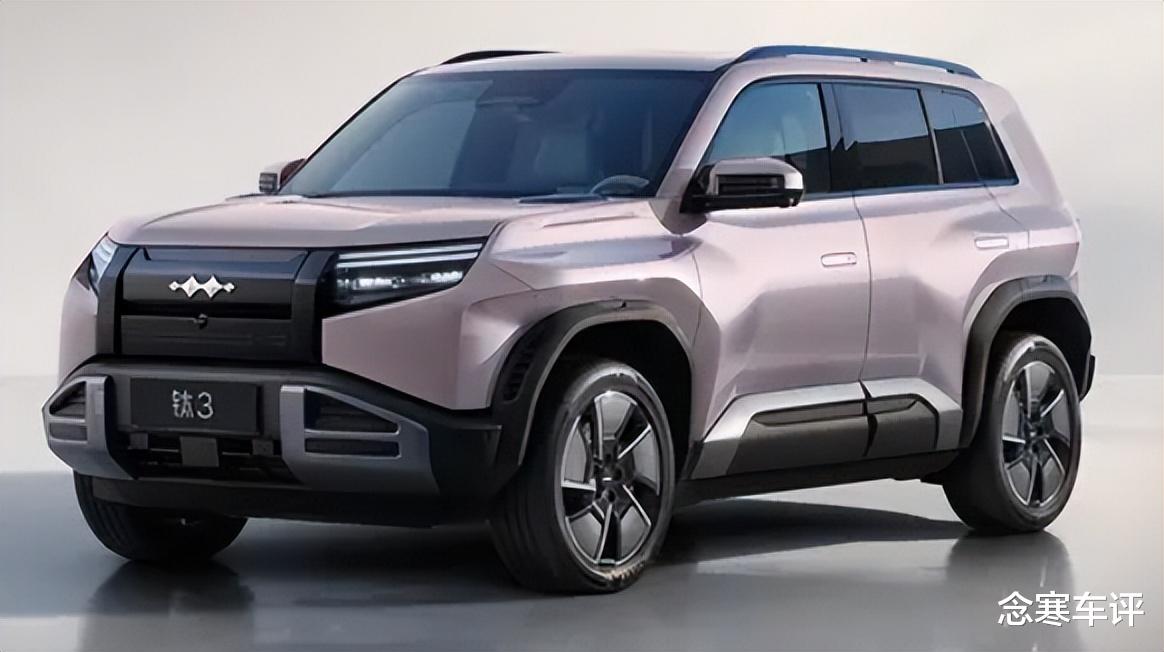 新增微光粉!方程豹钛3卖14.98万,续航501公里,还配车载冰箱