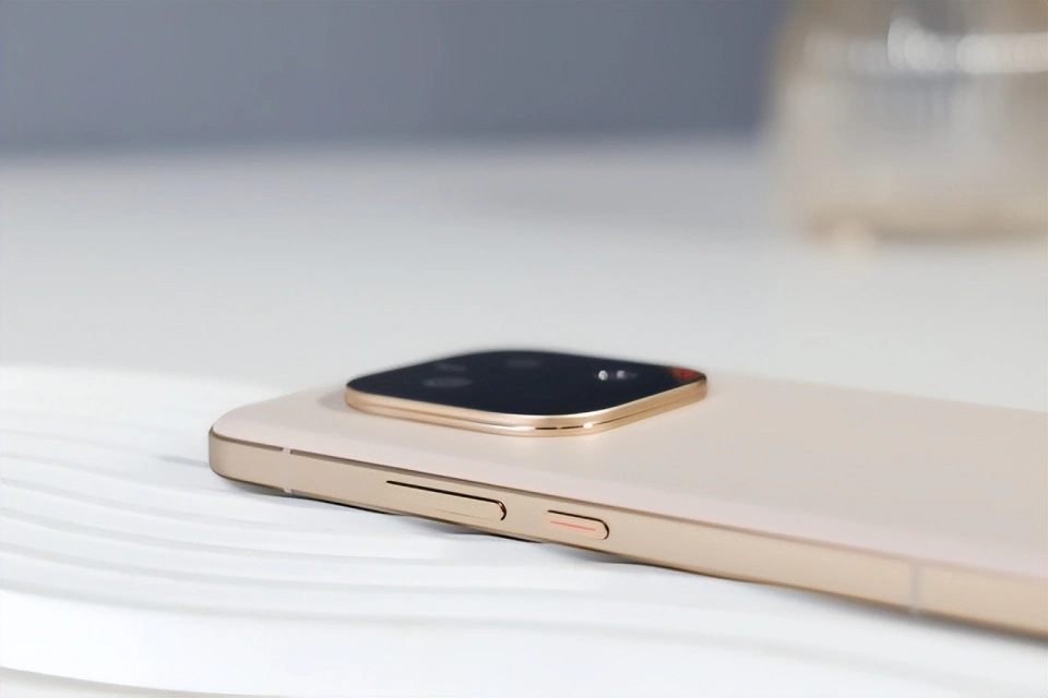 榮耀豁出去了，16GB+512GB+7200mAh，高配版旗艦降至“谷底價”