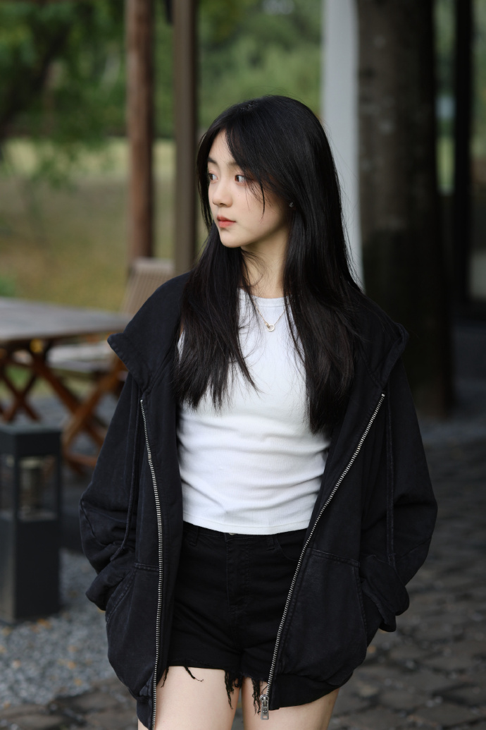 10后童星冯雪雅，这写真风格真美，潜力十足