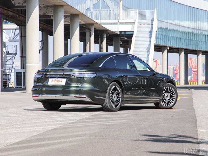 新款享界S9开启预售 预售价31.8万元起