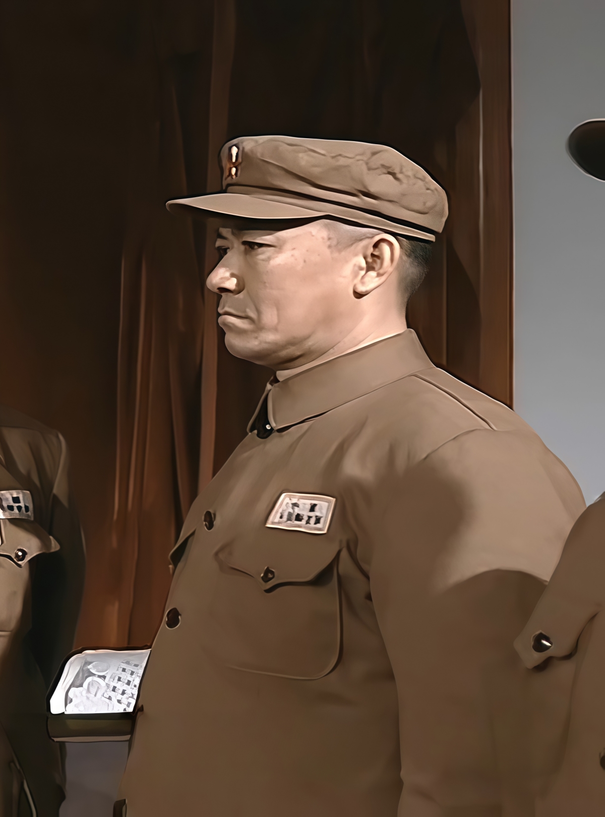 《亮剑》的李云龙和雷军长，谁的地位要更高一些？