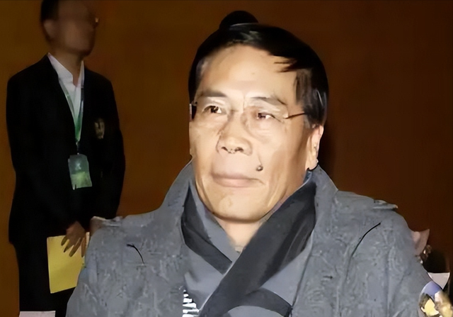 相声演员笑林:不抽烟、不喝酒,一天100个俯卧撑,59岁骤然离世