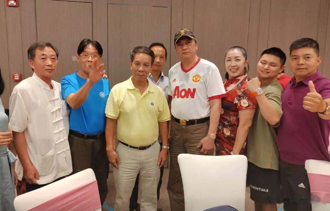 演“二郎神”出名，实际是特警教练，娶田径冠军，77岁仍精神矍铄