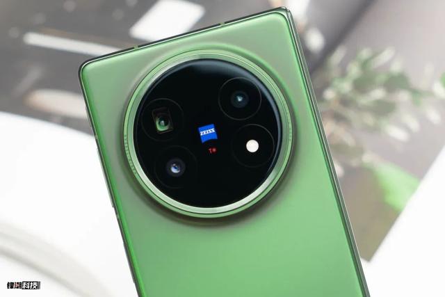 彻底玩疯！这16GB+1TB大屏发布，苹果估计要懵