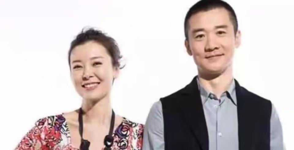 原来他就是黄志忠的儿子,高大帅气很像父亲,23岁成为母亲的骄傲