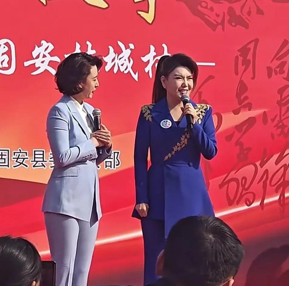 乌兰图雅西装裤引赞赏,45岁张蕾造型引争议