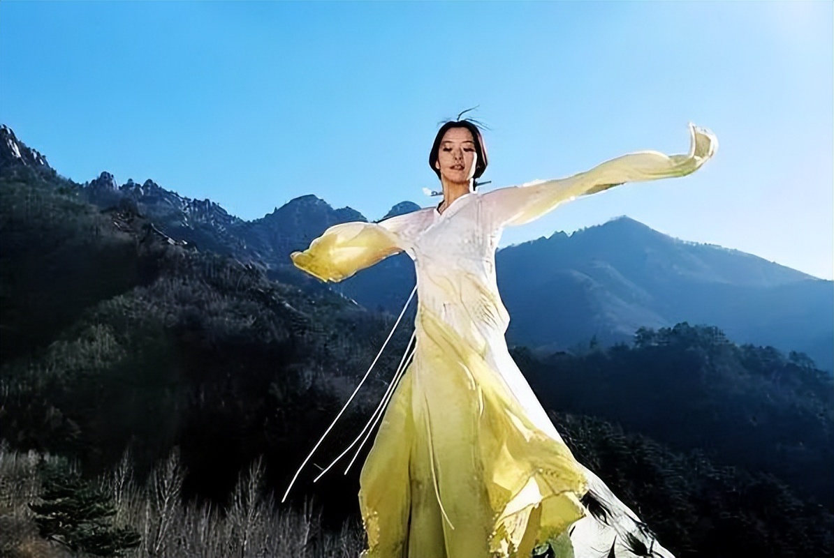 50岁“大爷”还演偶像剧，《亦舞之城》上线就被批，年龄成槽点