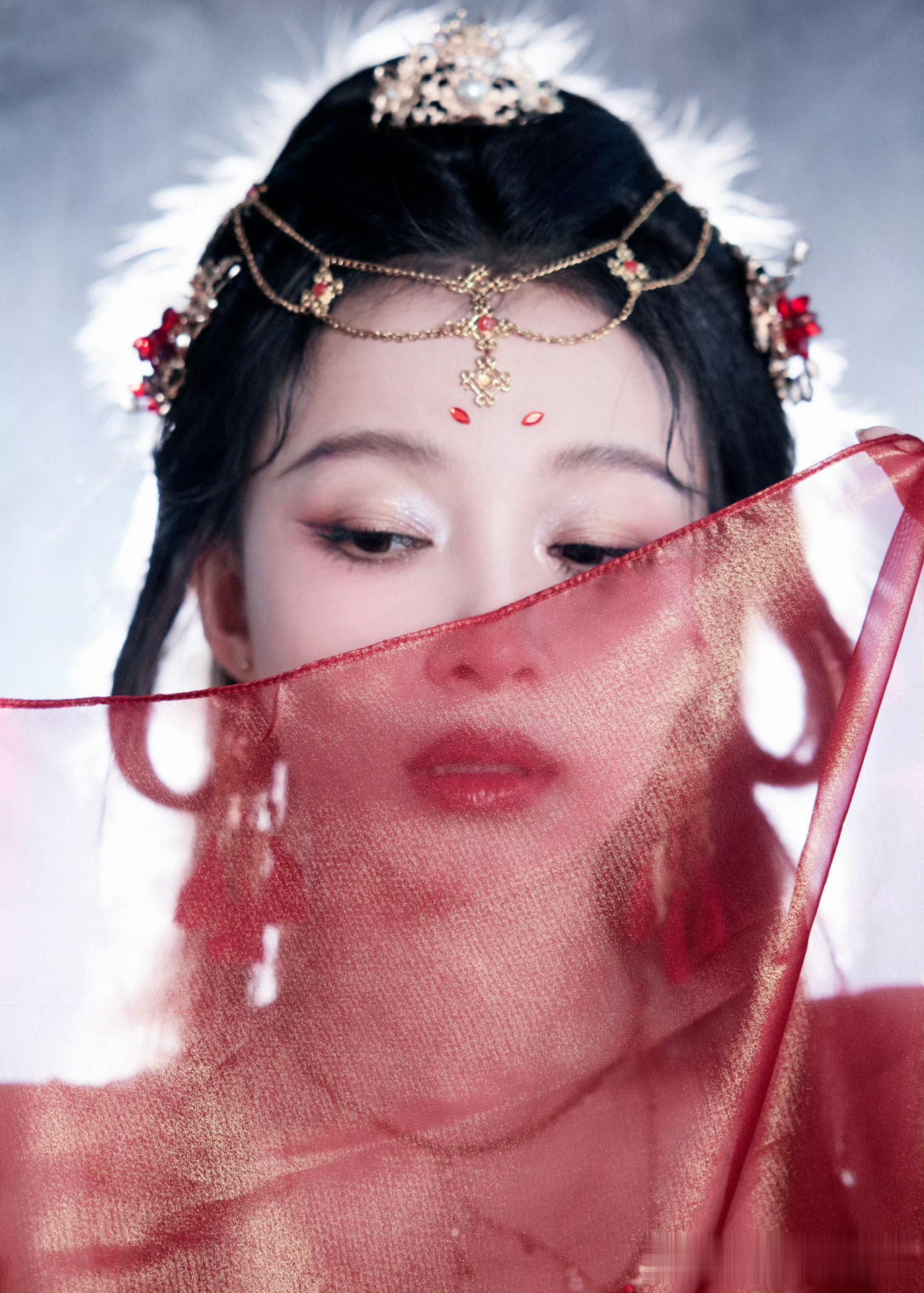 孙怡红纱异域装,美到失语的敦煌风惊艳时刻