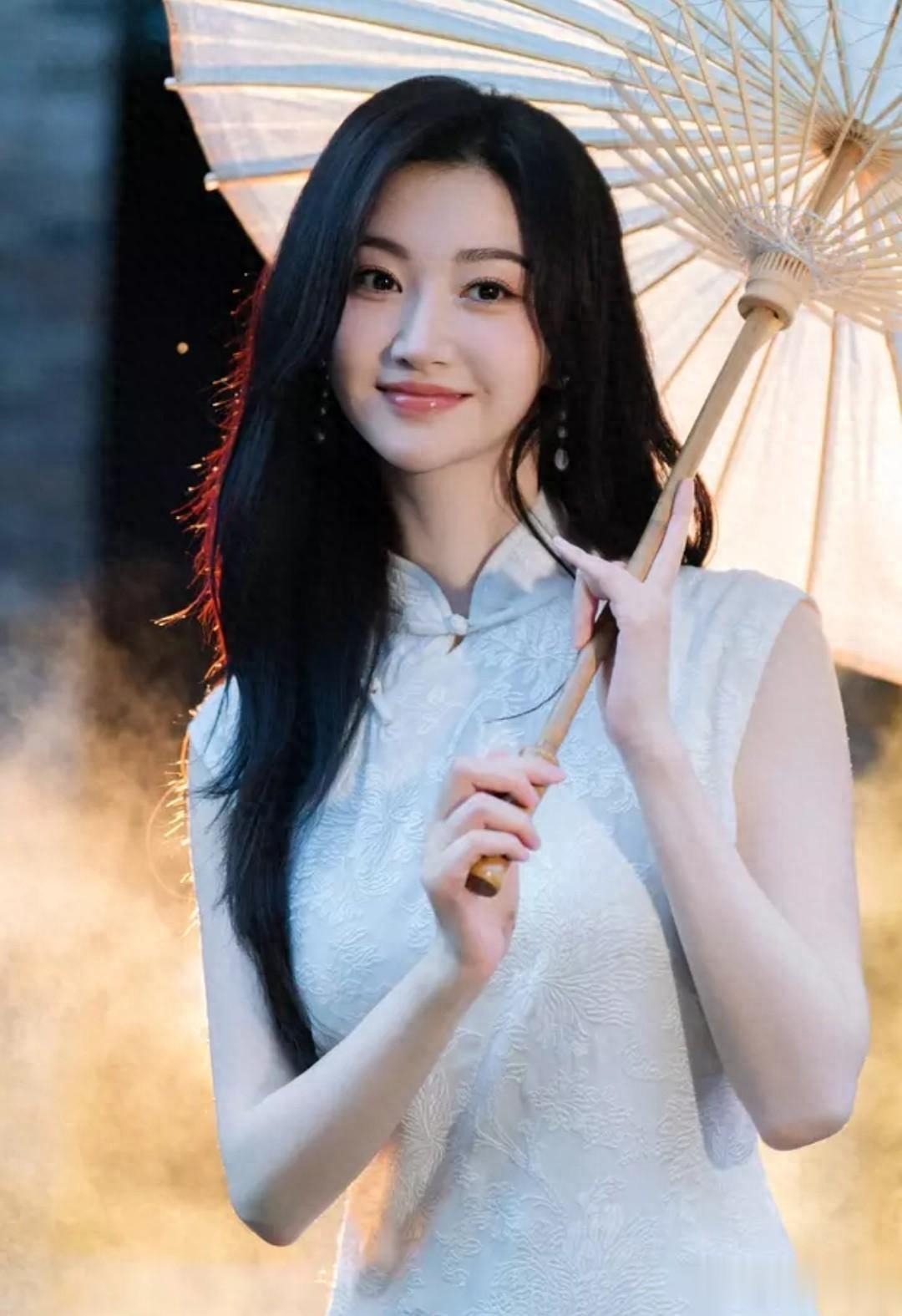 景甜旗袍照为何成全网审美焦点