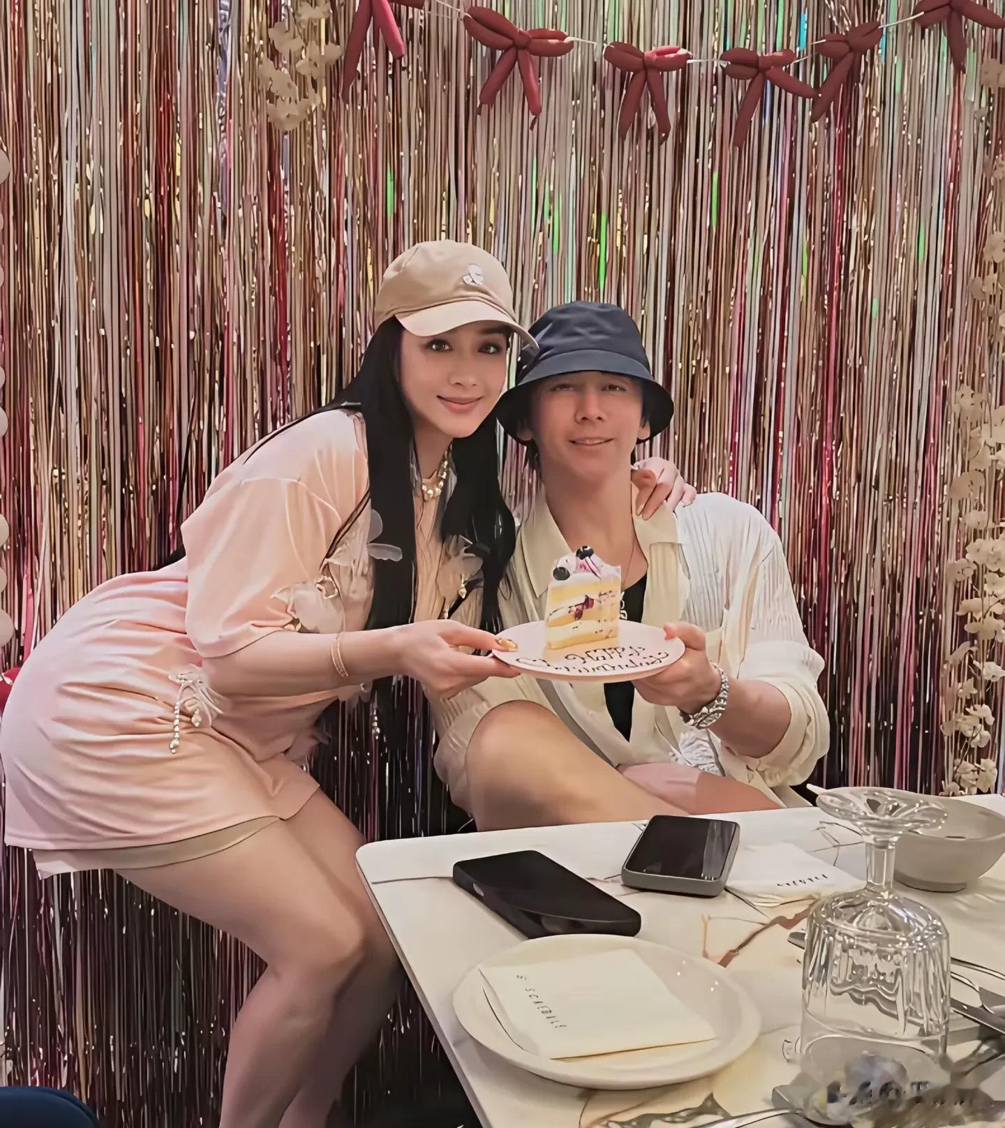 张伦硕当初娶比自己大12岁的钟丽缇，你说他真的是为了爱情吗？