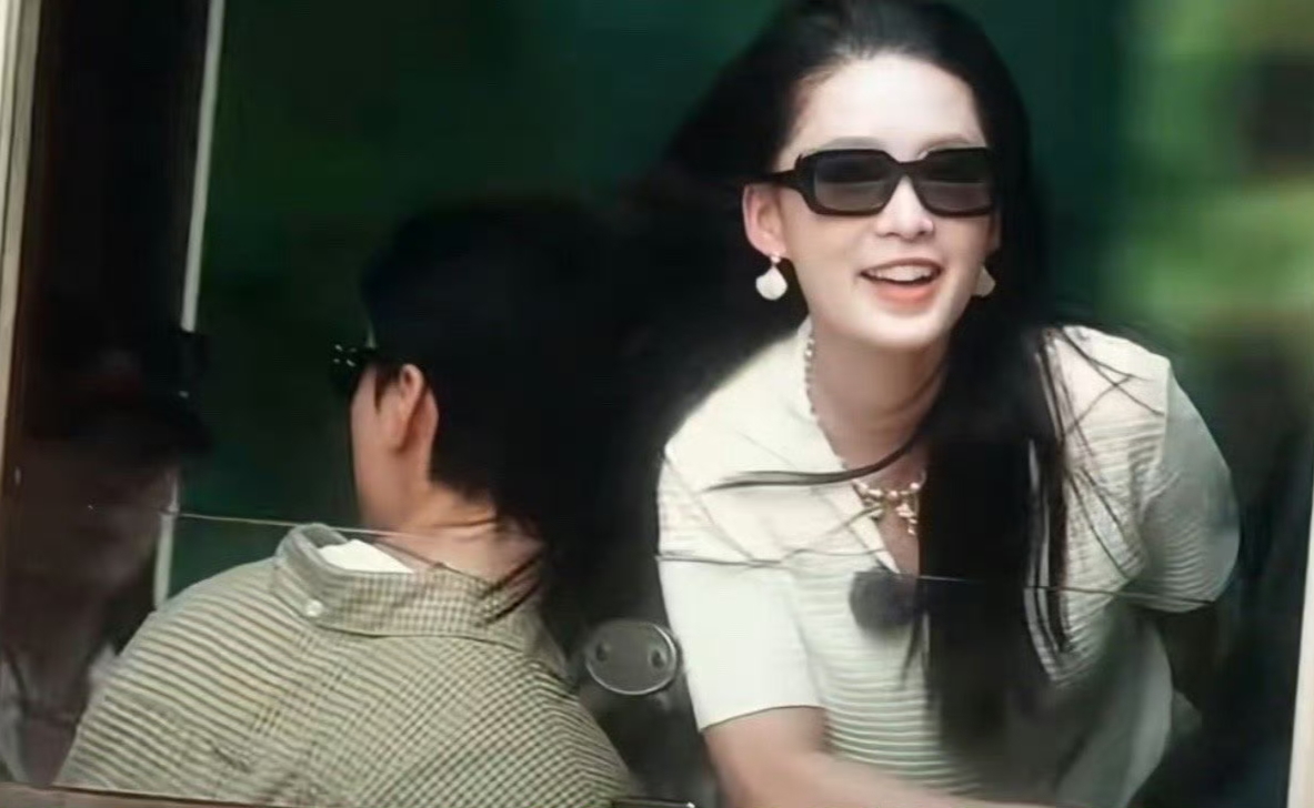 李沁龚俊“甜”到失控,上演偶像剧现场