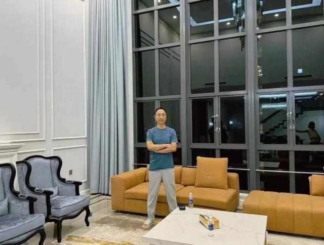 前港姐老公突发意外,发现鸡蛋般大肿瘤或将退出《中年好声音4》