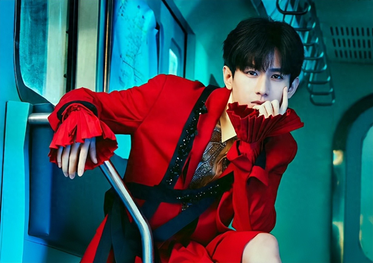 成毅助理打人上热搜又反转！网友质疑是被公司黑，懒理传言发美照