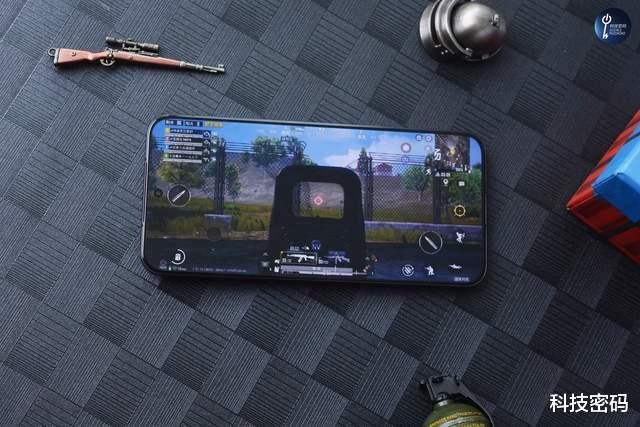 荣耀GT Pro评测:7200mAh续航怪兽+骁龙8至尊版,重新定义电竞旗舰