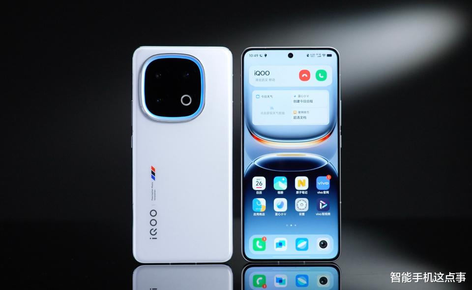 十月機圈大亂斗：紅米、真我、iQOO、一加，均雙杯齊發！