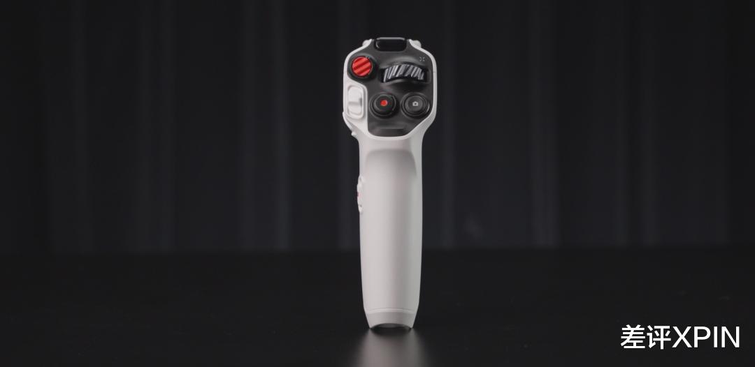 無聊的無人機市場，終于卷出了這么一個怪物