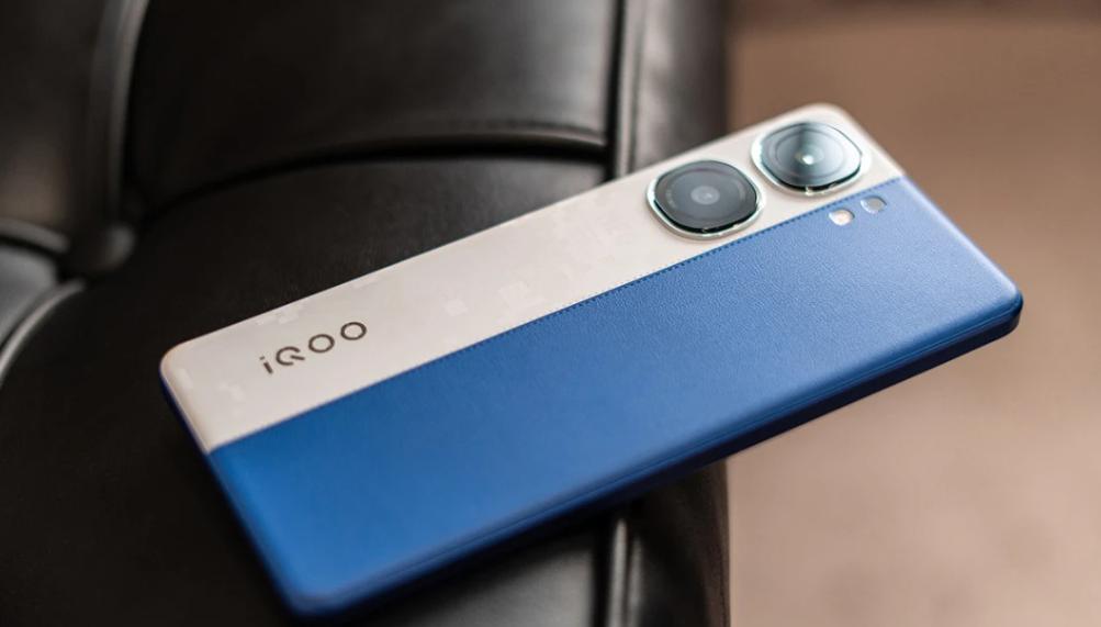 16G+512G!9月价格“雪崩”的一款手机,公认高配低价,再战六年