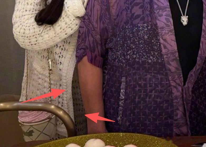 林俊杰终于官宣女友！晒全家福深情告白，女方小腹隆起疑似怀孕