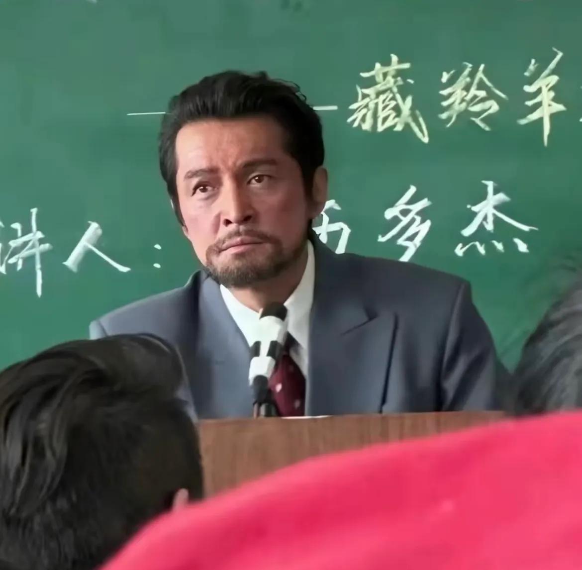 钱再多有什么用？42岁情绪崩溃的胡歌，给所有为人子女者提了个醒