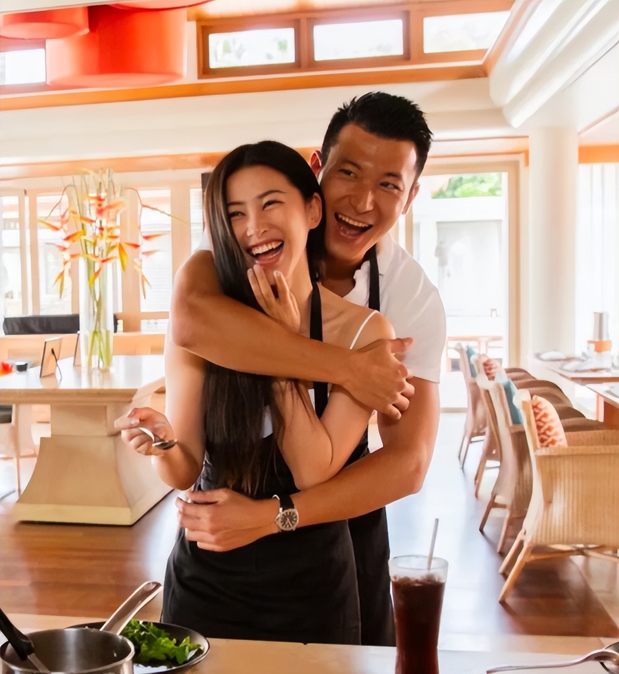 上海红毯，李沁好肿，朱珠太惊艳，张予曦皮包骨，高叶穿了像没穿