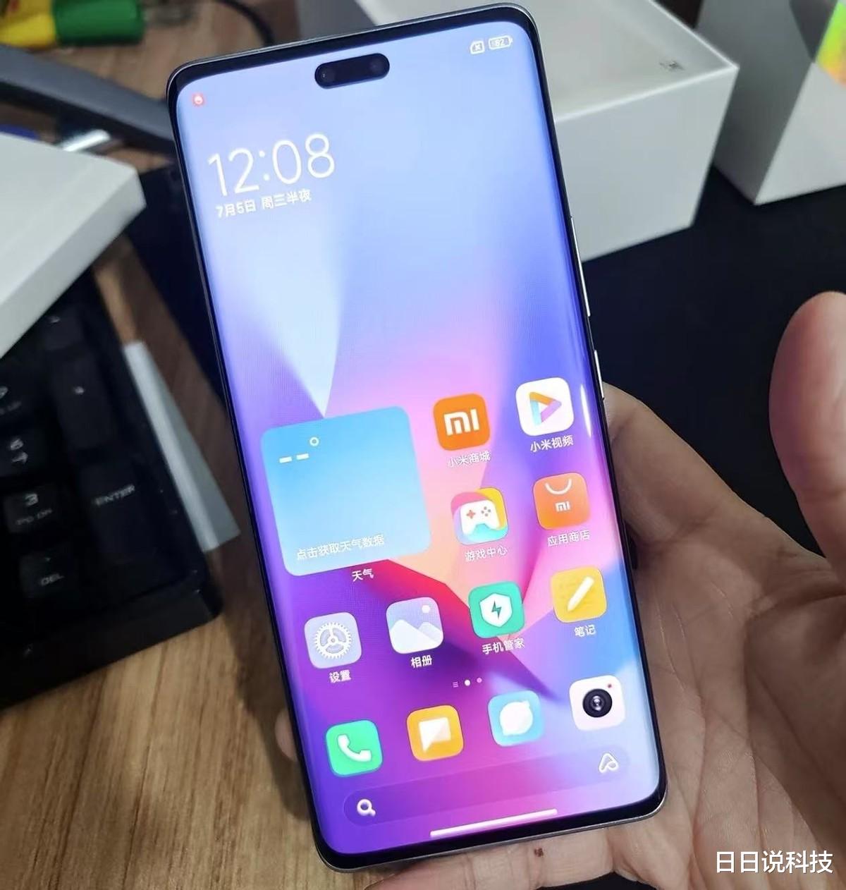 小米清仓也没人买?从2499元跌至1473元,自拍双主摄+超薄机身