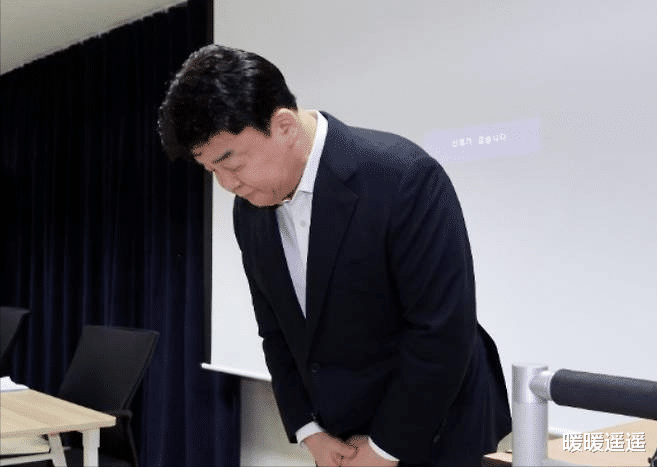 白钟元彻底翻车!从美食教父到全民公敌,他做了什么天怒人怨的事?