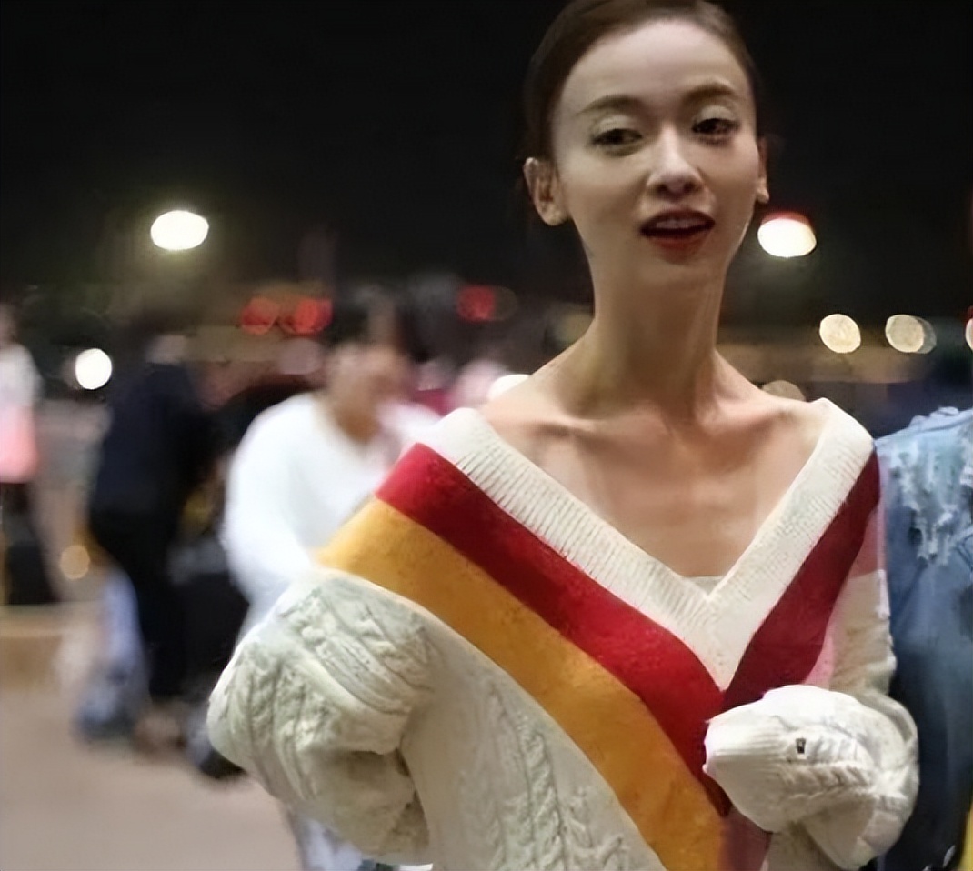 肋骨外翻，瘦到病态，脸部扭曲，内娱畸形审美什么时候是个头