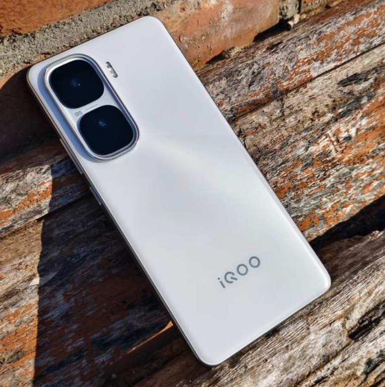 可以“闭眼买”的vivo“千元机”，骁龙8Gen3+120W，低至1503元